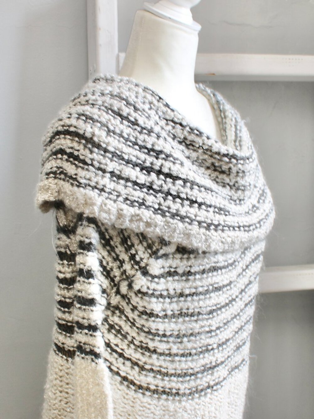 Umgee Cowl Neck Striped Tunic Length Sweater Gray Cream Size Small - Picture 3 of 5